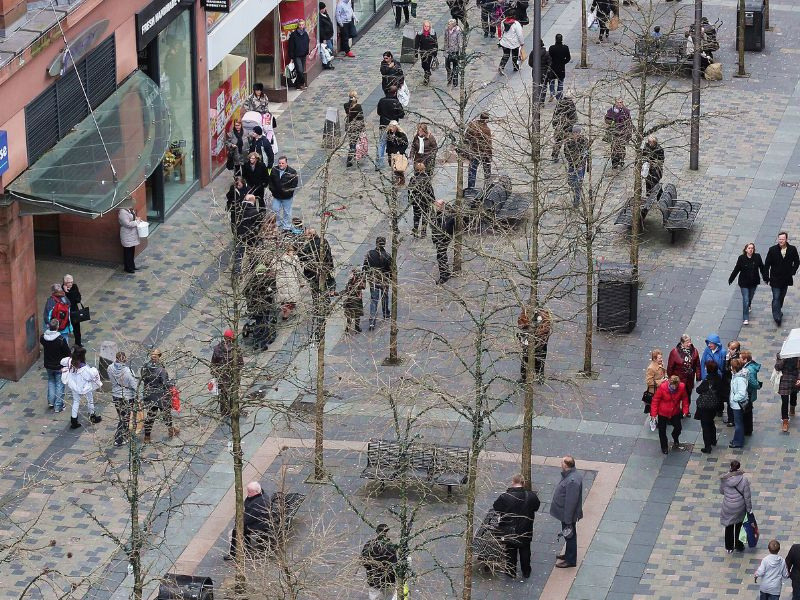 Sauchiehall Street Daniel Hughes, CC BY-SA 3.0 <https://creativecommons.org/licenses/by-sa/3.0>, via Wikimedia Commons